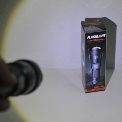 OFERTA 2x1: Linterna Táctica Militar